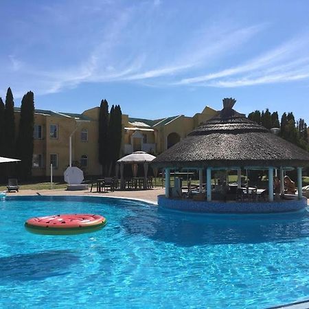 Mediterran Apartman With Pool Siófok Zewnętrze zdjęcie