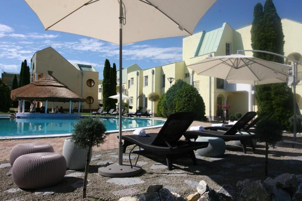 Mediterran Apartman With Pool Siófok Zewnętrze zdjęcie