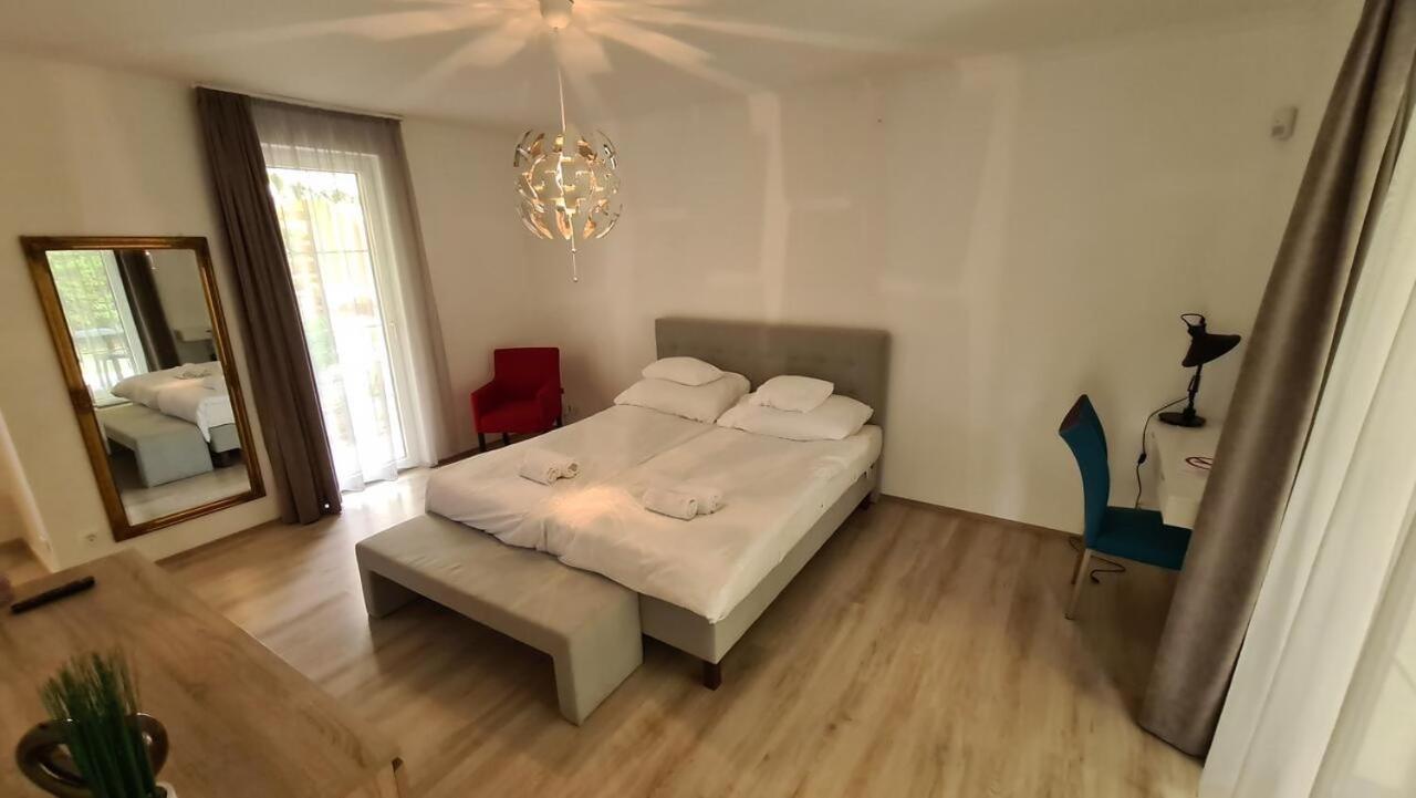 Mediterran Apartman With Pool Siófok Zewnętrze zdjęcie