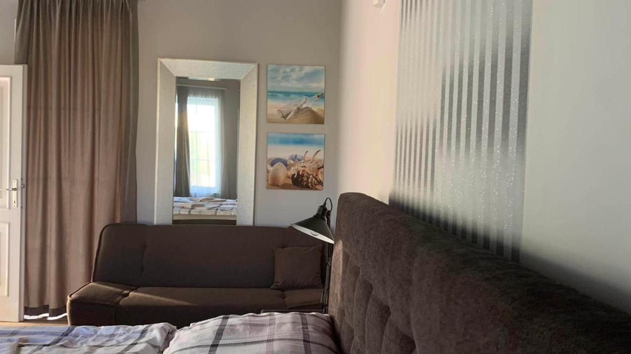 Mediterran Apartman With Pool Siófok Zewnętrze zdjęcie